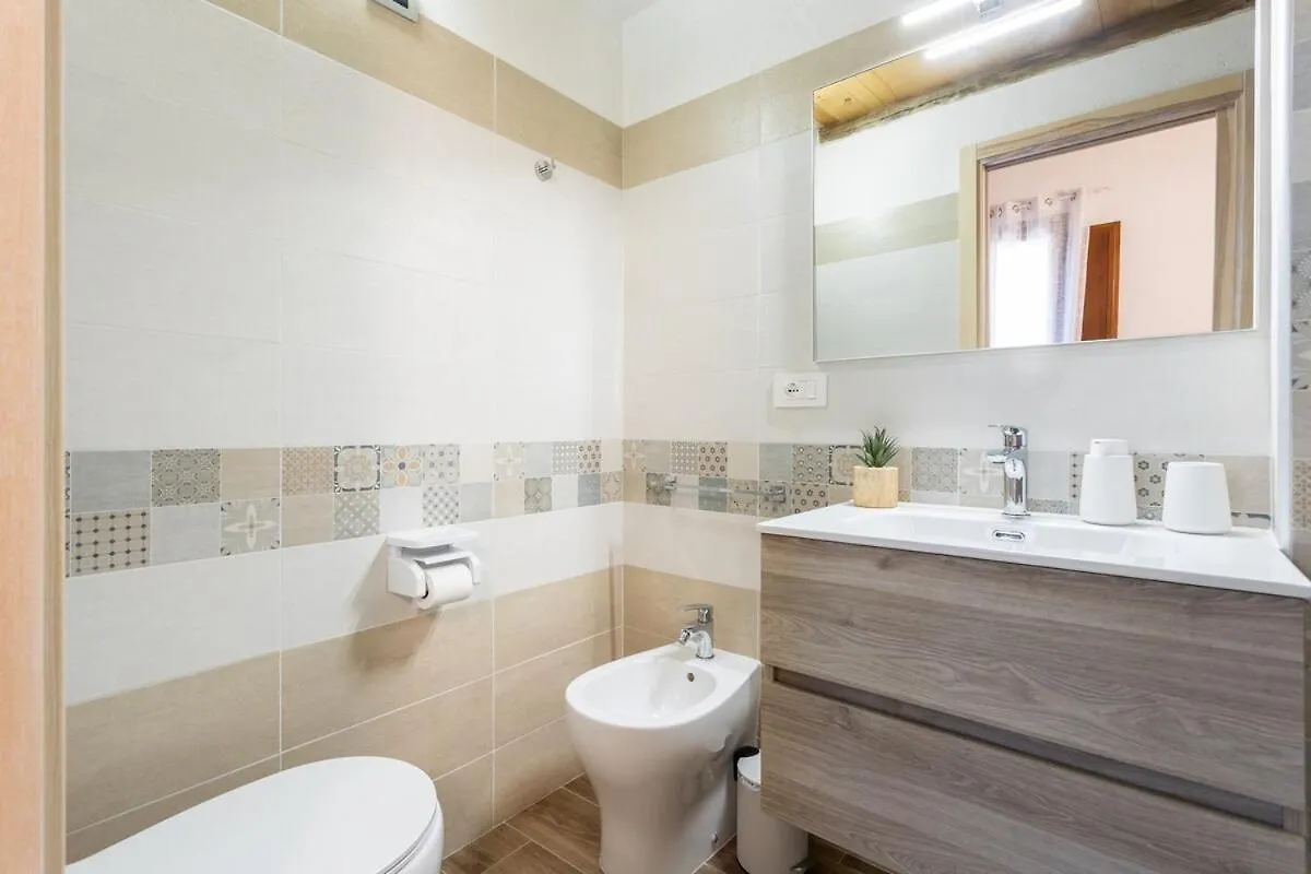 Càbras Way To The Sea - Home With Garden & Hot Tub