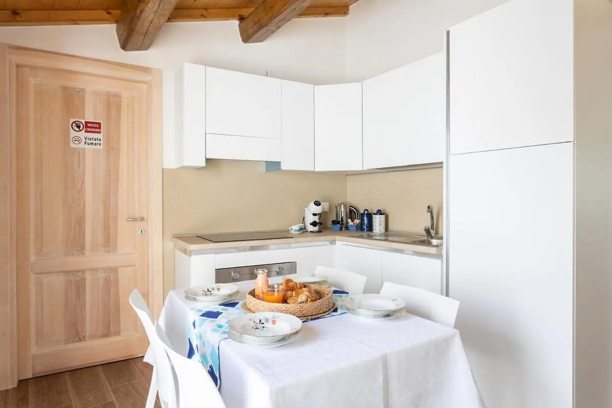 Càbras Way To The Sea - Home With Garden & Hot Tub 0*,  איטליה