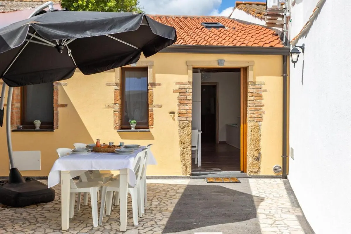 Càbras Way To The Sea - Home With Garden & Hot Tub איטליה