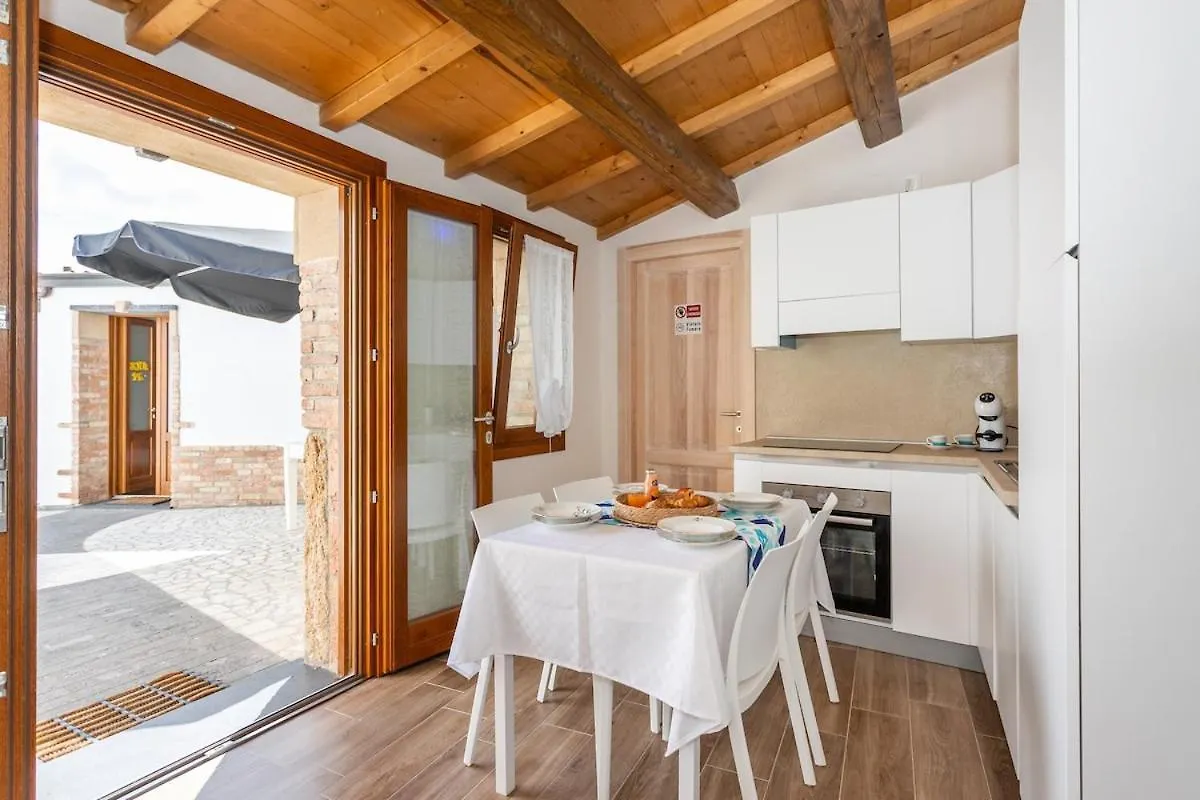 Càbras Way To The Sea - Home With Garden & Hot Tub 0*,  איטליה